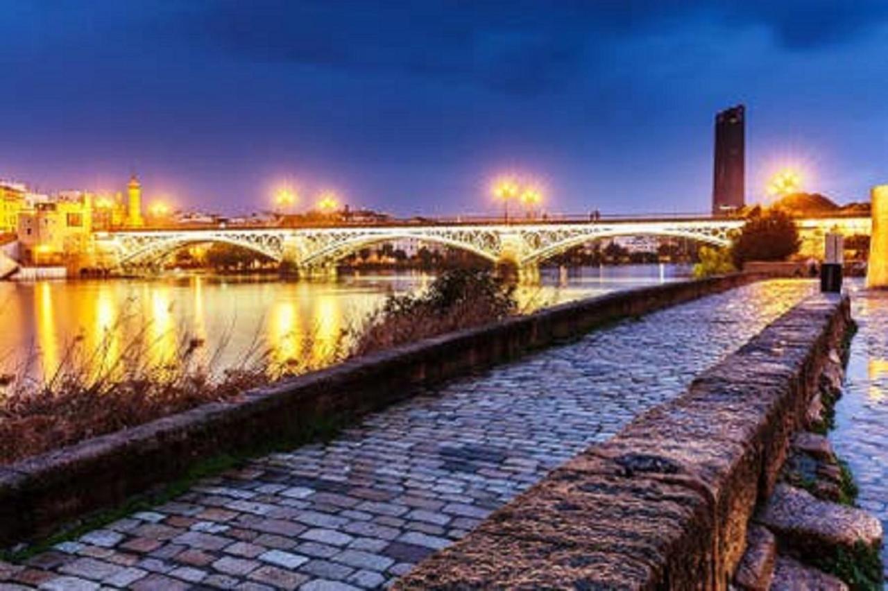 Atico Aire De Triana Sevilha Exterior foto